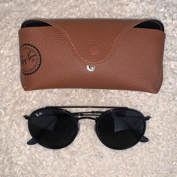 Ray-Ban Accessories - Ray Ban round black sunglasses